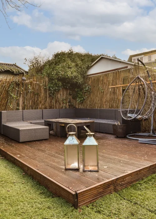 Lushi Builders & Maintenance Ltd - Decking & Outdoor Spaces (1)